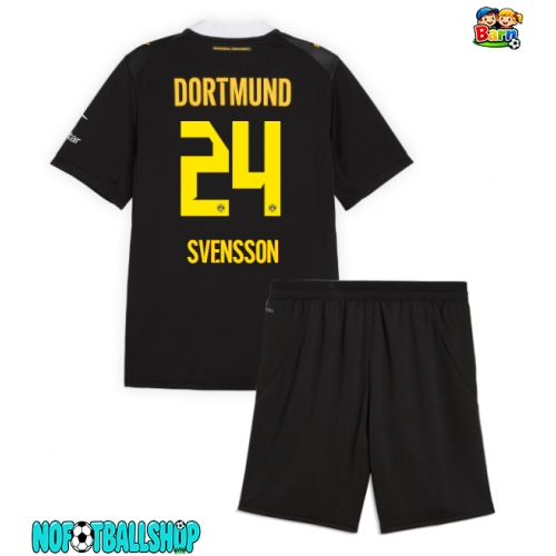 Borussia Dortmund Daniel Svensson #24 Bortedraktsett Barn 2026-27 Kortermet (+ Korte bukser) Borussia Dortmund Daniel Svensson #24 Bortedraktsett Barn 2026-27 Kortermet (+ Korte bukser)