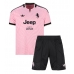 Juventus Gleison Bremer #3 Bortedraktsett Barn 2026-27 Kortermet (+ Korte bukser) Juventus Gleison Bremer #3 Bortedraktsett Barn 2026-27 Kortermet (+ Korte bukser)