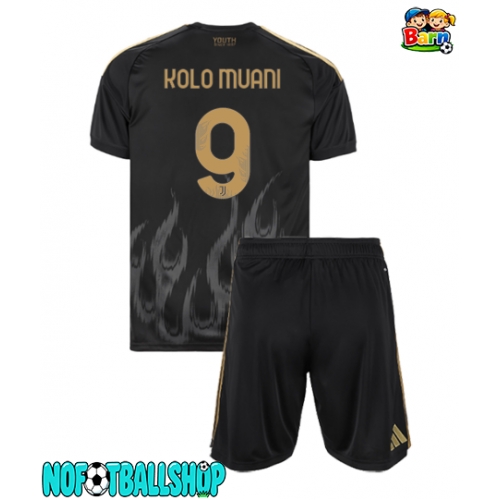 Juventus Randal Kolo Muani #9 Tredjedraktsett Barn 2026-27 Kortermet (+ Korte bukser) Juventus Randal Kolo Muani #9 Tredjedraktsett Barn 2026-27 Kortermet (+ Korte bukser)