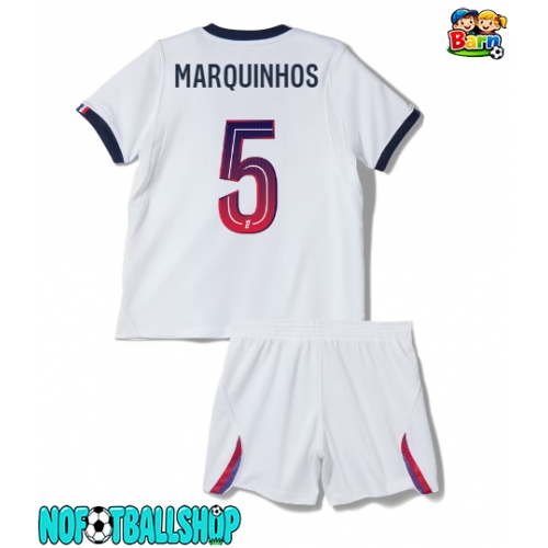 Paris Saint-Germain Marquinhos #5 Bortedraktsett Barn 2026-27 Kortermet (+ Korte bukser) Paris Saint-Germain Marquinhos #5 Bortedraktsett Barn 2026-27 Kortermet (+ Korte bukser)