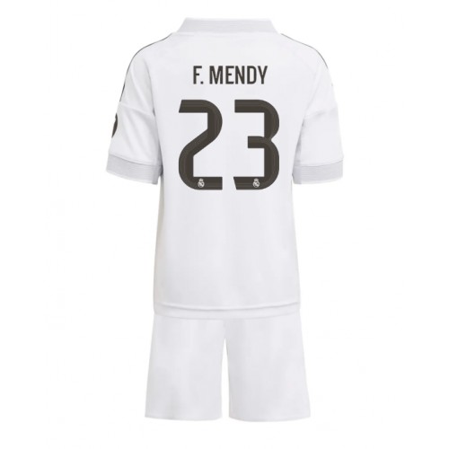 Real Madrid Ferland Mendy #23 Hjemmedraktsett Barn 2025-26 Kortermet (+ Korte bukser) Real Madrid Ferland Mendy #23 Hjemmedraktsett Barn 2025-26 Kortermet (+ Korte bukser)